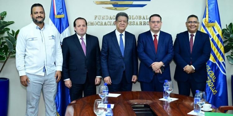 Fernández resalta apertura al diálogo y pide al Gobierno asumir responsabilidades ante crisis global