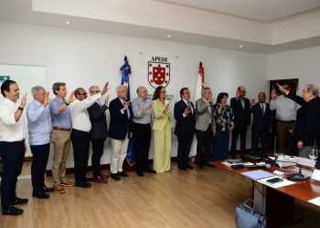 Lina García hace historia al convertirse en la primera mujer presidenta de APEDI