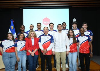Talento dominicano rumbo a la NASA: Apolo 27 representa al país en desafío internacional