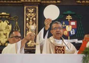 Iglesia de Santo Domingo celebra Misa Crismal con renovación del compromiso sacerdotal
