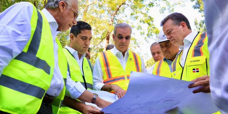 Obras deportivas para Santo Domingo 2026 entran en fase final y alcanzan 90 % de avance
