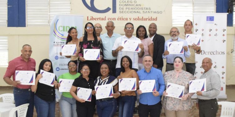 Periodistas de Santiago fortalecen su formación en cambio climático con apoyo del CDP y CIDEL
