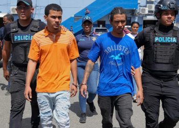 Se entregan dos implicados en caso de asesinato de oficial en Villa Juana