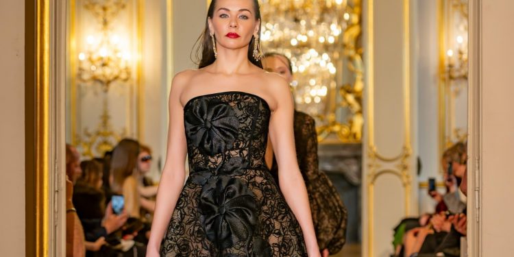 Rafael Rivero conquista París con su propuesta “Alta Moda” y marca un hito para el diseño dominicano