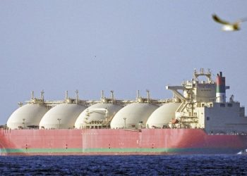Tensión en el Golfo: superpetrolero iraní desafía sanciones y atraviesa Ormuz