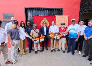 United Petroleum fortalece a bomberos del Este con nuevos equipos de rescate en Semana Santa