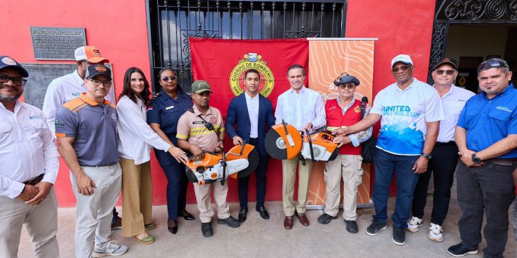 United Petroleum fortalece a bomberos del Este con nuevos equipos de rescate en Semana Santa