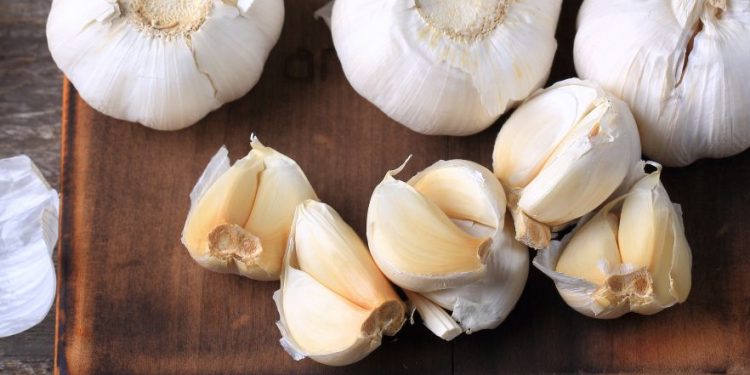Así debes consumir el ajo para aprovechar mejor sus beneficios para la salud