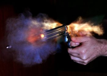 Hombre de 76 años mata a tiros a joven de 21 en edificio del Bronx por música alta