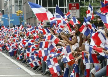Alza del costo de vida golpea a dominicanos en Nueva York y presiona sus finanzas familiares