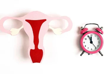 Expertos explican los cambios de la perimenopausia y cómo impacta en el cuerpo femenino