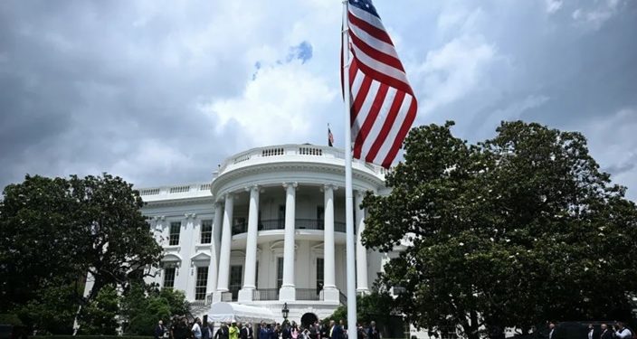 Políticos NY condenan violencia tras tiroteo en cena asistió presidente Trump