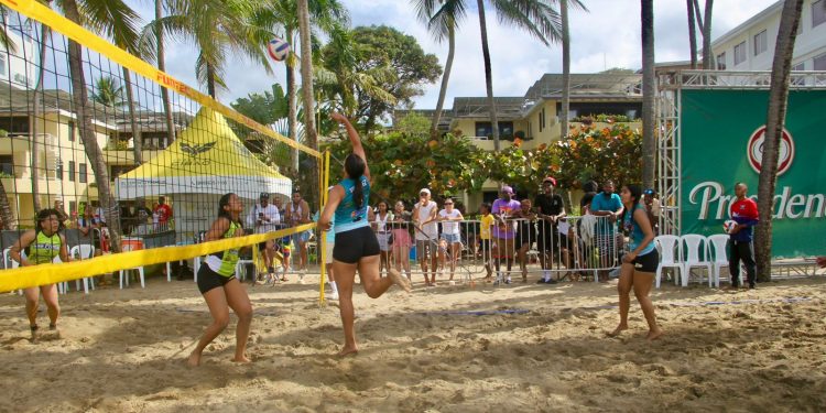 Guerreros de Jesús y Las Primas I dominan inicio del voleibol playero en Cabarete 2026