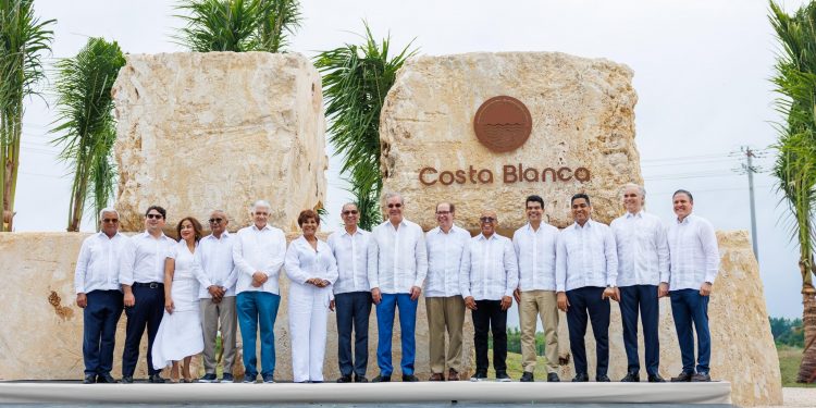 Abinader anuncia histórica inversión para transformar Boca Chica