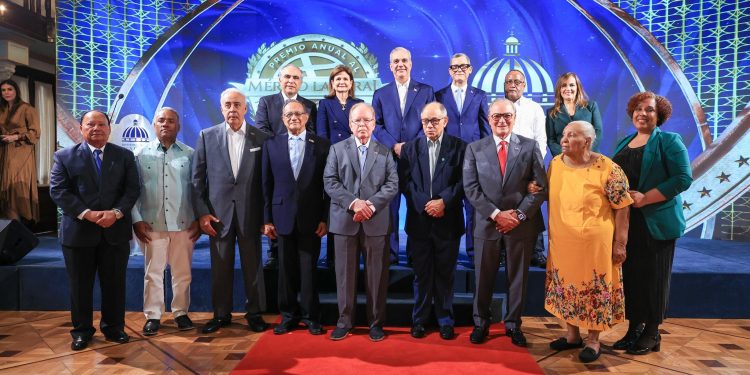Gobierno, empresarios y trabajadores refuerzan alianza por el desarrollo en el Día del Trabajo