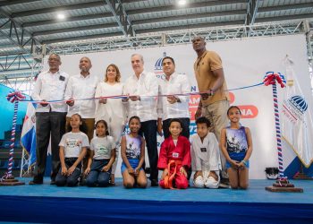 Abinader entrega modernos pabellones deportivos en La Romana para impulsar el talento juvenil