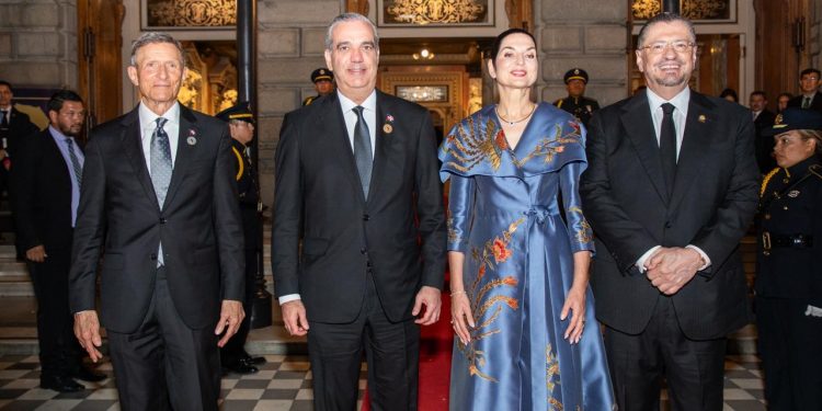 Abinader fortalece agenda internacional con reunión clave en Costa Rica y participación en actos oficiales
