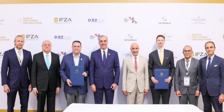 Abinader presenta a República Dominicana como destino líder de inversión en Congreso Mundial de Zonas Francas