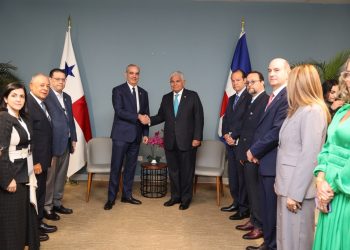 Abinader regresa al país tras agenda internacional y retoma labores en el Palacio Nacional
