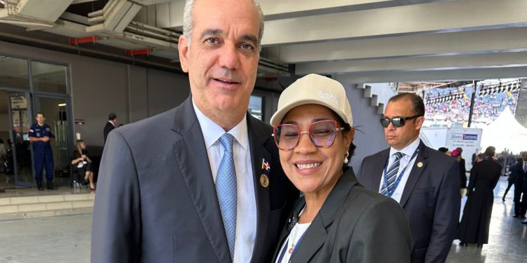 Abinader afirma desde Costa Rica que República Dominicana está preparada para una mujer presidenta