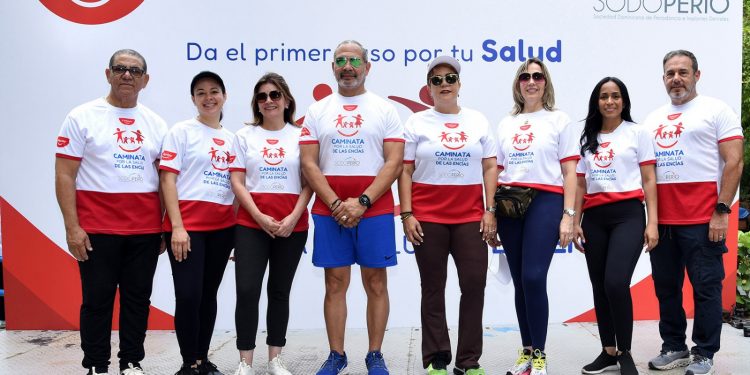 Colgate y SODOPERIO promueven salud bucal con caminata familiar en Santo Domingo