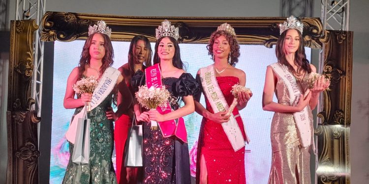 Jarabacoa corona a Amberlin Morales como Reina de las Flores 2026