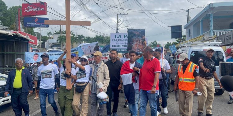 Comunitarios denuncian “ecocidio” en el Santo Cerro y marchan contra la deforestación