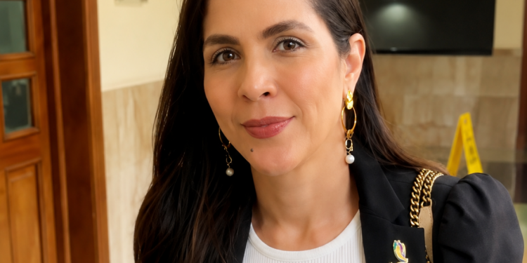 Tribunal condena a Tamara Martínez por difamación contra Gabi Desangles