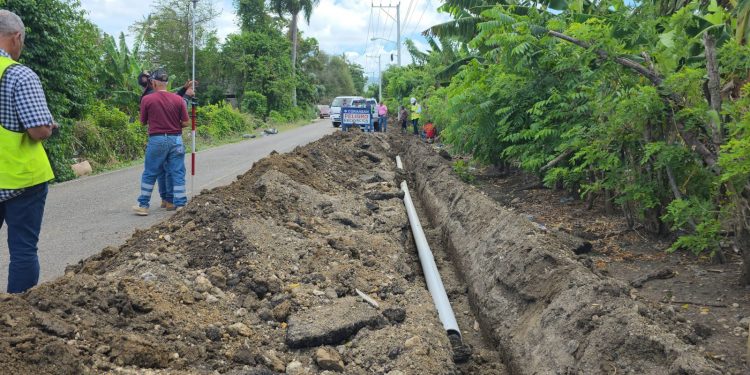 Coraasan ampliará suministro de agua potable en Canca y Juan Antonio Alix con nueva línea de tubería