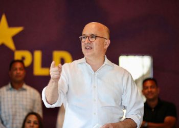 Domínguez Brito advierte sobre gasto clientelar y llama a priorizar la inversión productiva