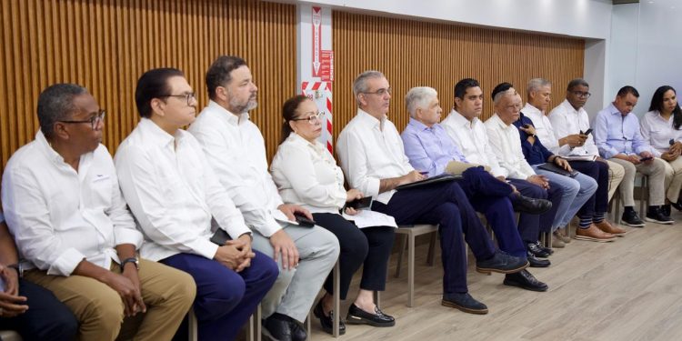 Gobierno acelera obras en Licey al Medio con alcantarillado sanitario avanzado en un 85 %
