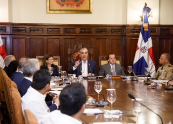 Gobierno adopta plan de austeridad para mitigar efectos de crisis internacional en la economía dominicana
