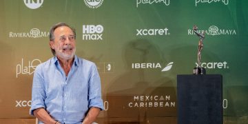 Guillermo Francella celebra reconocimiento a su trayectoria en Premios PLATINO 2026