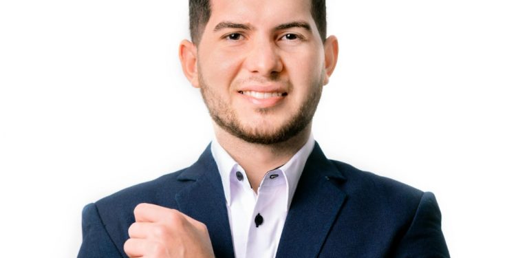 Dominicano impulsa oportunidades financieras en EE. UU. a través de la reparación de crédito