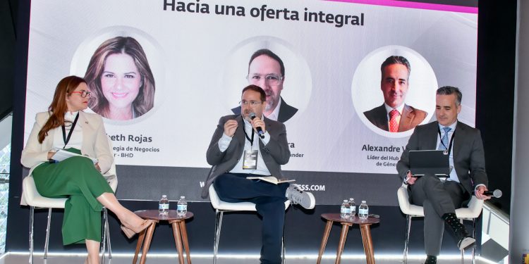 BHD expuso su propuesta de valor dirigida a mujeres mayores de 60 años en el Congreso Internacional de Economía Plateada