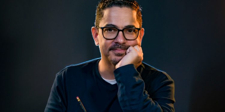 Luis José Germán presenta su primer unipersonal con una obra que explora la depresión y la esperanza