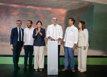 Manuel Estrella resalta clima de estabilidad y confianza para invertir durante inauguración de EcoAcero