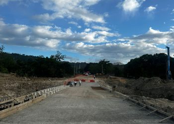 Obras Públicas habilitará paso provisional en Yásica mientras acelera construcción del puente sobre el río Camú