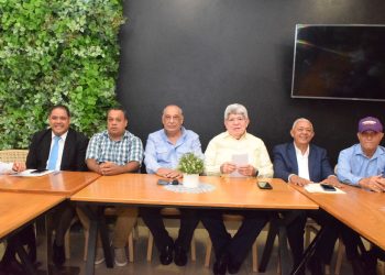 Proyecto de Francisco Javier García anuncia masiva juramentación en Santiago