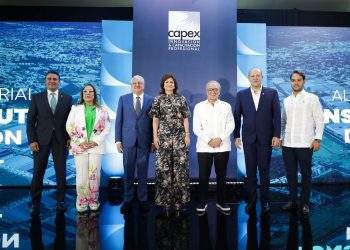 Raquel Peña destaca visión empresarial y futuro económico durante encuentro de Capex en Santiago