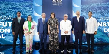 Raquel Peña destaca visión empresarial y futuro económico durante encuentro de Capex en Santiago