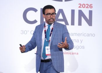 Experto advierte que crisis global obliga a la banca a fortalecer gestión de riesgos