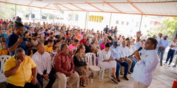 Madres de Baitoa reciben homenaje y regalos en emotiva celebración organizada por PROPEEP y DASAC