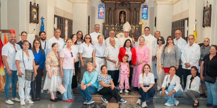 “Sendero de la Fe” reúne a cientos de fieles en Santiago en jornada de oración y espiritualidad