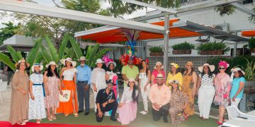 Creatividad y elegancia protagonizan la tradicional “Tarde de Sombreros” en Santiago