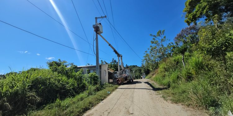 Edenorte mejora redes eléctricas en Cenoví con inversión millonaria