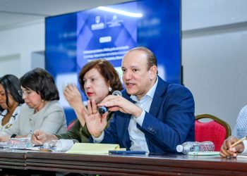 Ulises Rodríguez impulsa mesas comunitarias para acelerar soluciones en Santiago