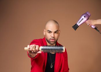 Victorino Carey fortalece su liderazgo en colorimetría y salud capilar en Nueva York
