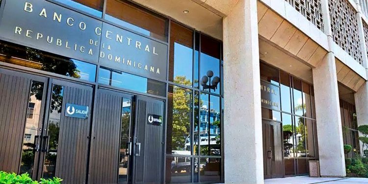 Banco Central mantiene sin cambios su tasa de referencia y destaca recuperación económica