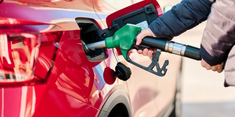 Gobierno aplica alzas parciales a combustibles y mantiene subsidio al GLP